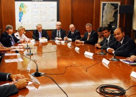 Télam Buenos Aires 04/02/2011Reunión que encabezó el ministro de Salud, Juan Manzur, en la sede de la cartera sanitaria con referentes en Oncología al conmemorarse el Día Mundial de la Lucha contra el Cáncer.Foto: Paula Ribas/Télam/cb