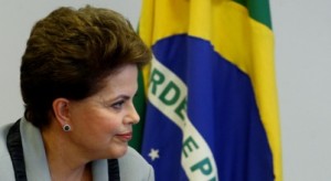 DILMA5 - BSB - DILMA EMBAIXADORES - 09/02/2011 - NACIONAL - A presidente Dilma Rousseff durante entrega de credenciais para novos embaixadores no Palacio do Planalto em Brasilia. FOTO: CELSO JUNIOR/AE