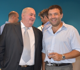 Dr. Alejandro Casuscelli (izquierda)