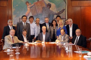 gollan con decanos de medicina