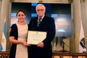 jorgeneirarecibe la distinción