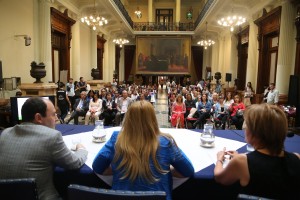 Salón de los Pasos Perdidos - Jornada Hablemos de Cáncer de Mama