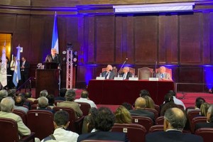 Alberto anuncia a Gines como ministro