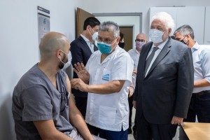 Gines supervisa segundadosis