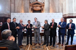 Reconocimiento al Director de OPS